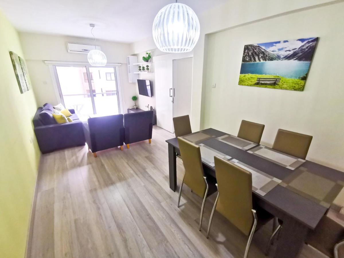 Beach-A-Holic Apartment, 2 Min Distance From Larnaca Marina Dış mekan fotoğraf