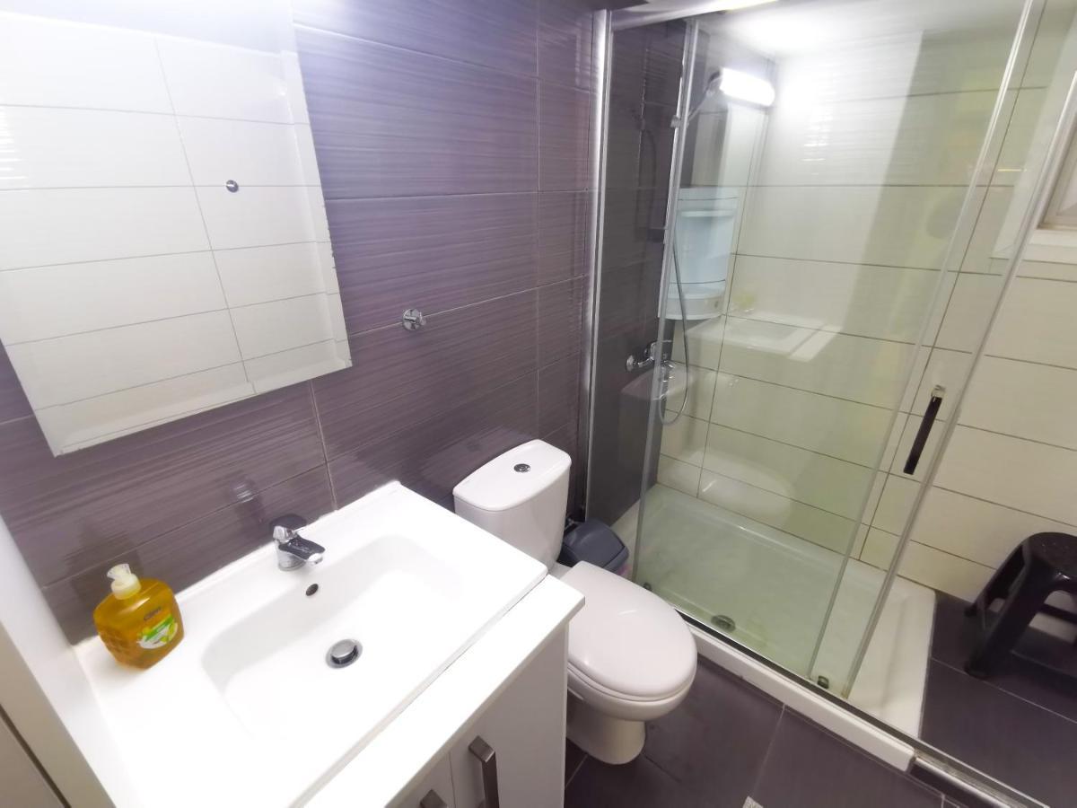 Beach-A-Holic Apartment, 2 Min Distance From Larnaca Marina Dış mekan fotoğraf