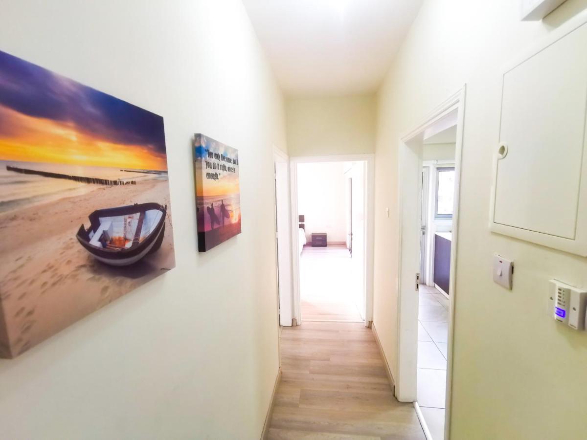 Beach-A-Holic Apartment, 2 Min Distance From Larnaca Marina Dış mekan fotoğraf